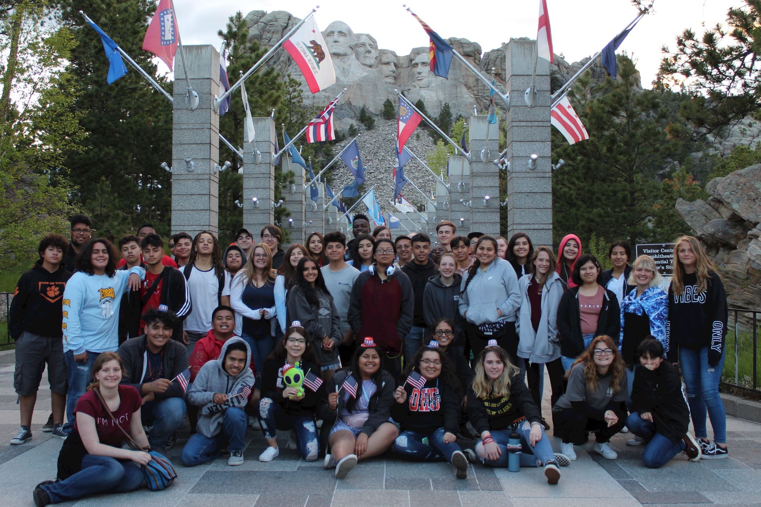students at mount rushmore