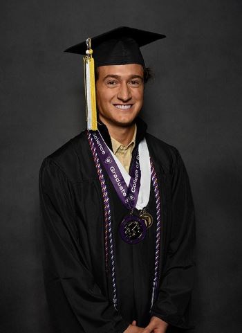 Drake Alton, 2022 graduate in biochemistry