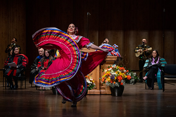 dancer at celebration de maraposa